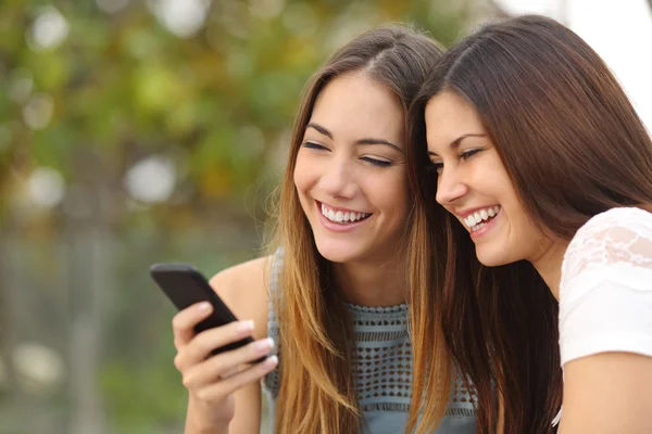 social media girls forum
